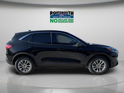 AGATE BLACK METALLIC 2022 Ford Escape SE