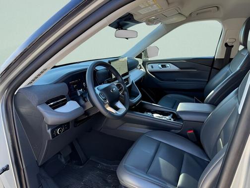 ICONIC SILVER METALLIC 2025 Ford Explorer ACTIVE