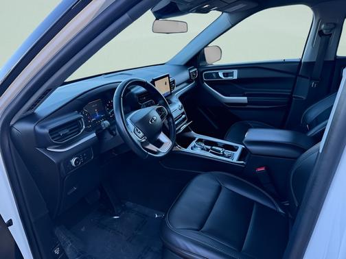 STAR WHITE MET TRI-COAT 2022 Ford Explorer XLT