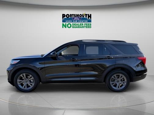 AGATE BLACK METALLIC 2022 Ford Explorer XLT
