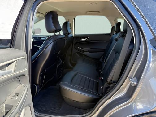 CARBONIZED GRAY 2021 Ford Edge SEL