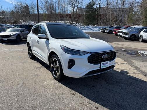 STAR WHITE METALLIC TRI-COA 2023 Ford Escape ST-LINE SELECT