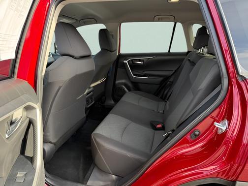 Pearl 2023 Toyota RAV4 XLE