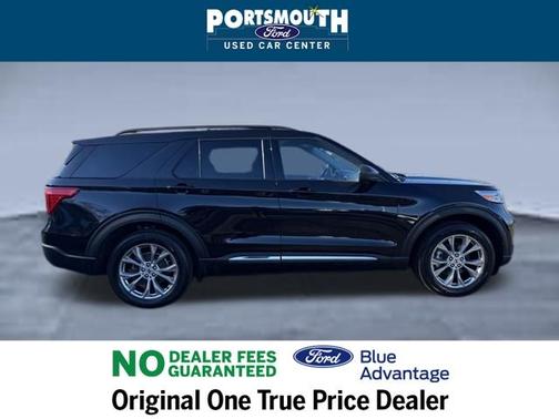 AGATE BLACK METALLIC 2023 Ford Explorer XLT