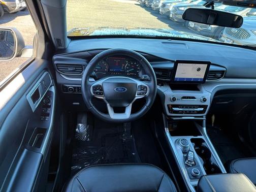 AGATE BLACK METALLIC 2023 Ford Explorer XLT