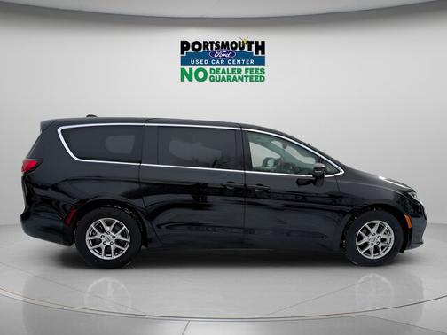 Black 2024 Chrysler Pacifica TOURING L