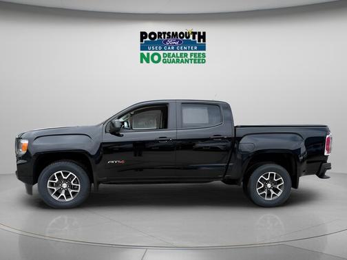 Onyx Black 2022 GMC Canyon AT4