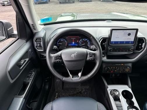 ERUPTION GREEN METALLIC 2024 Ford Bronco Sport OUTER BANKS