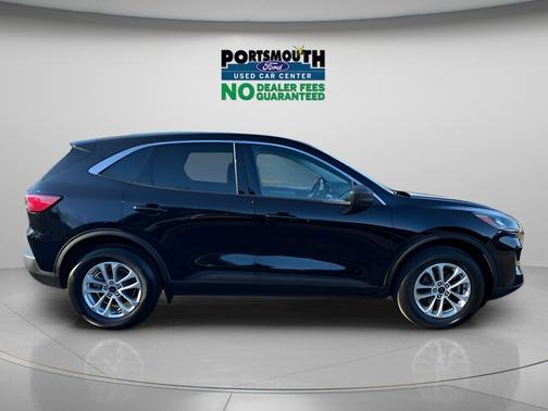 AGATE BLACK METALLIC 2022 Ford Escape SE