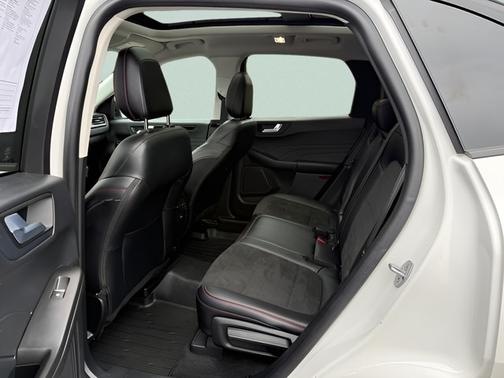 STAR WHITE METALLIC TRI-COA 2021 Ford Escape SEL