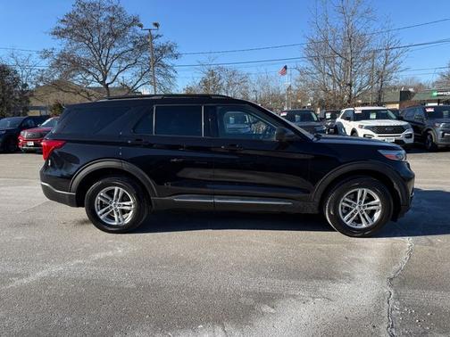 AGATE BLACK METALLIC 2022 Ford Explorer XLT