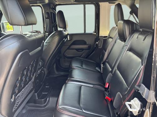Black Clearcoat 2021 Jeep Wrangler Unlimited RUBICON