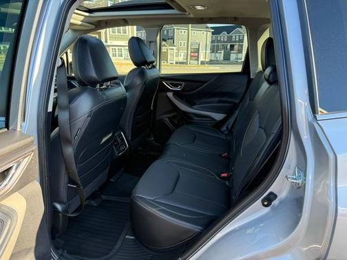 Ice Silver Metallic 2023 Subaru Forester LIMITED