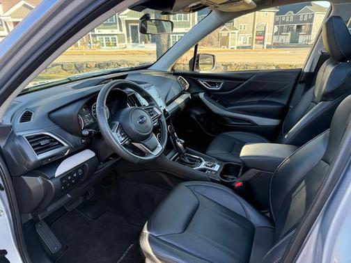 Ice Silver Metallic 2023 Subaru Forester LIMITED