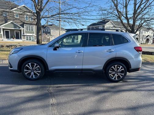 Ice Silver Metallic 2023 Subaru Forester LIMITED