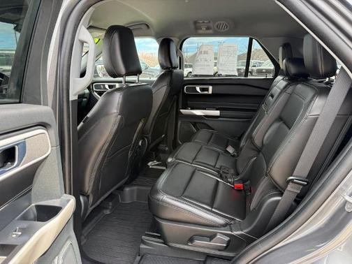 CARBONIZED GRAY METALLIC 2022 Ford Explorer XLT