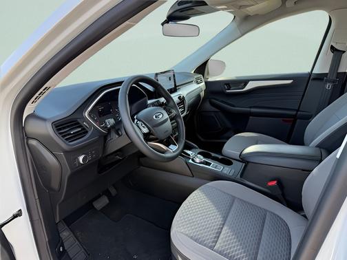 STAR WHITE METALLIC TRI-COA 2022 Ford Escape SE