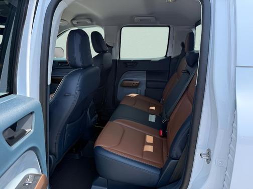 OXFORD WHITE 2024 Ford Maverick LARIAT