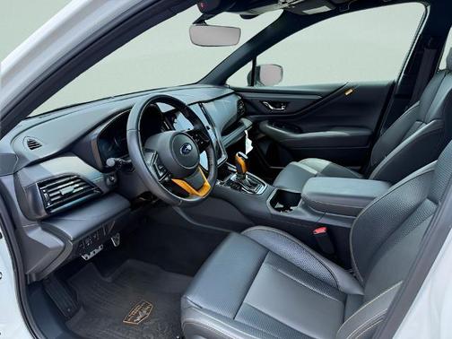 Crystal White Pearl 2022 Subaru Outback WILDERNESS