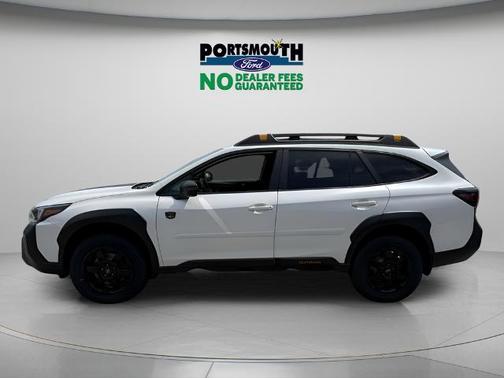 Crystal White Pearl 2022 Subaru Outback WILDERNESS