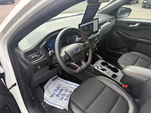 STAR WHITE METALLIC TRI-COA 2024 Ford Escape ST-LINE SELECT