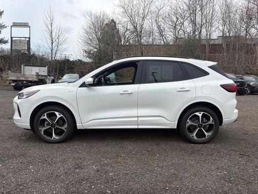 STAR WHITE METALLIC TRI-COA 2024 Ford Escape ST-LINE SELECT