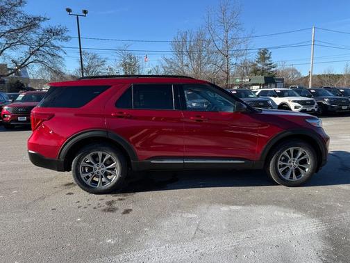 RAPID RED MET TINTED CC 2023 Ford Explorer XLT