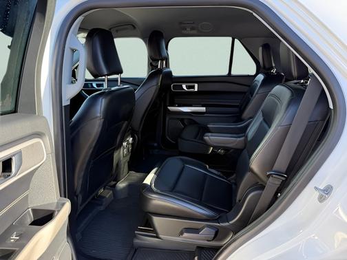 STAR WHITE MET TRI-COAT 2022 Ford Explorer XLT
