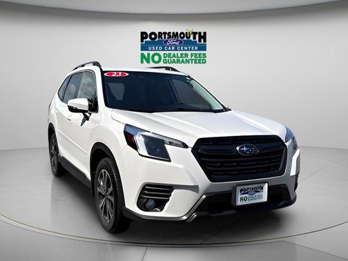Crystal White Pearl 2023 Subaru Forester LIMITED