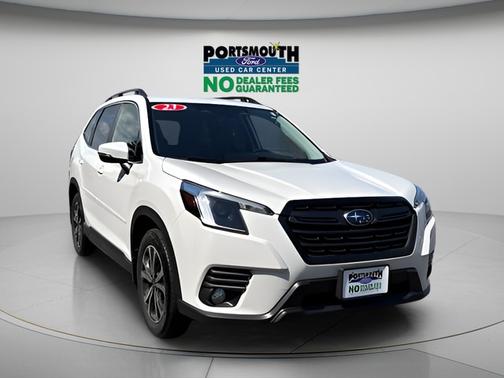 Crystal White Pearl 2023 Subaru Forester LIMITED