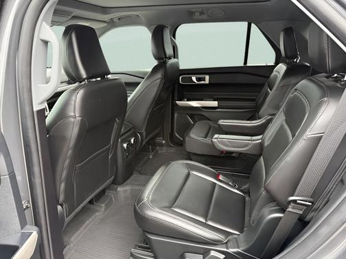 CARBONIZED GRAY METALLIC 2022 Ford Explorer XLT