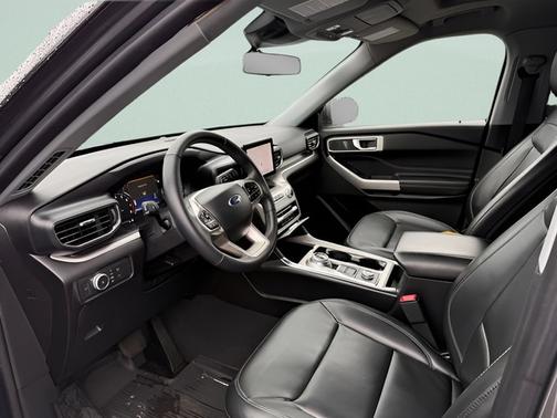 CARBONIZED GRAY METALLIC 2022 Ford Explorer XLT