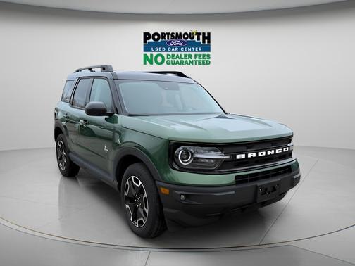 ERUPTION GREEN METALLIC 2024 Ford Bronco Sport OUTER BANKS