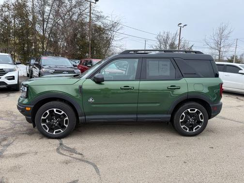 ERUPTION GREEN METALLIC 2024 Ford Bronco Sport OUTER BANKS
