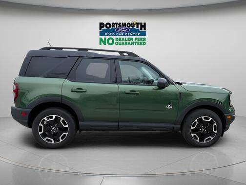 ERUPTION GREEN METALLIC 2024 Ford Bronco Sport OUTER BANKS