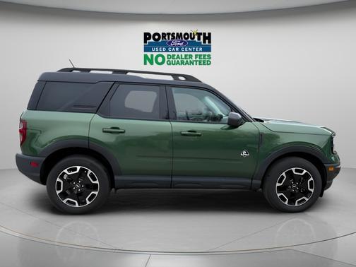 ERUPTION GREEN METALLIC 2024 Ford Bronco Sport OUTER BANKS