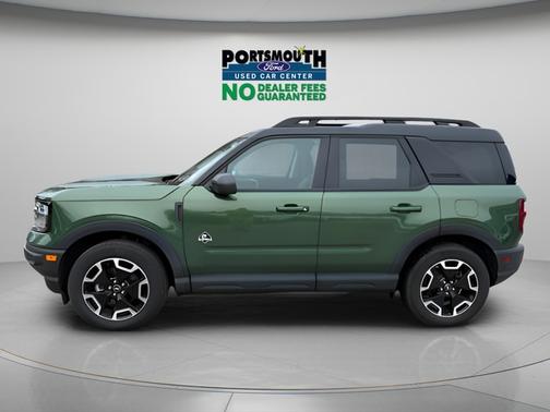 ERUPTION GREEN METALLIC 2024 Ford Bronco Sport OUTER BANKS