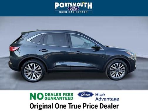 2022 Ford Escape TITANIUM