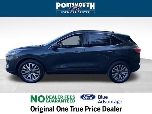 2022 Ford Escape TITANIUM