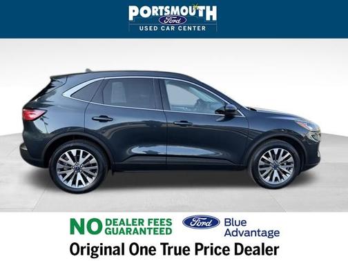 2022 Ford Escape TITANIUM