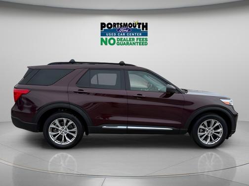 BURGUNDY VELVET MET TINT CC 2022 Ford Explorer XLT