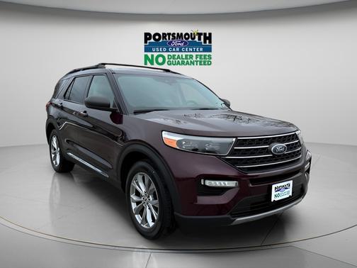BURGUNDY VELVET MET TINT CC 2022 Ford Explorer XLT