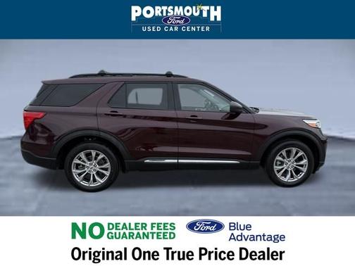 BURGUNDY VELVET MET TINT CC 2022 Ford Explorer XLT