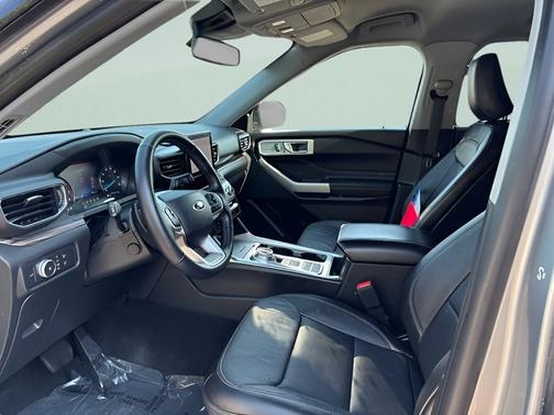 ICONIC SILVER METALLIC 2020 Ford Explorer LIMITED