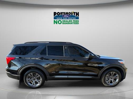 AGATE BLACK METALLIC 2022 Ford Explorer XLT