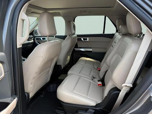 CARBONIZED GRAY METALLIC 2023 Ford Explorer XLT