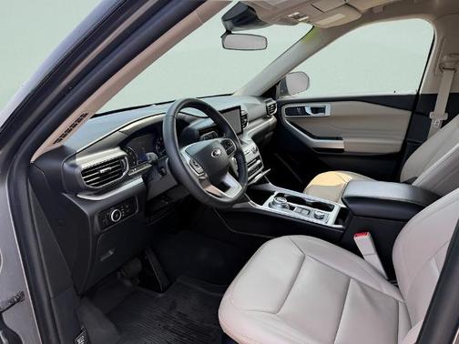 CARBONIZED GRAY METALLIC 2023 Ford Explorer XLT