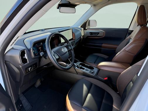 OXFORD WHITE 2025 Ford Bronco Sport OUTER BANKS