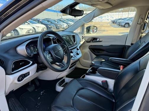 Black 2024 Chrysler Pacifica TOURING L