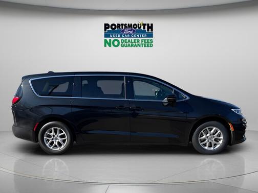 Black 2024 Chrysler Pacifica TOURING L